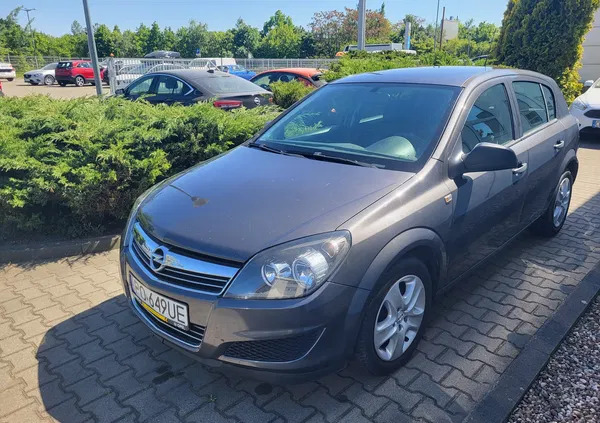 lubelskie Opel Astra cena 18900 przebieg: 245000, rok produkcji 2012 z Poznań